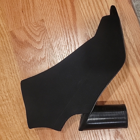 Steve Madden bondage fabric peep toe ipen heel ankle bootie in 8 - Picture 6 of 7